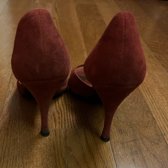 BCBGirls red velvety peep toe size 7 heels. Super cute shoes. - Picture 2 of 8